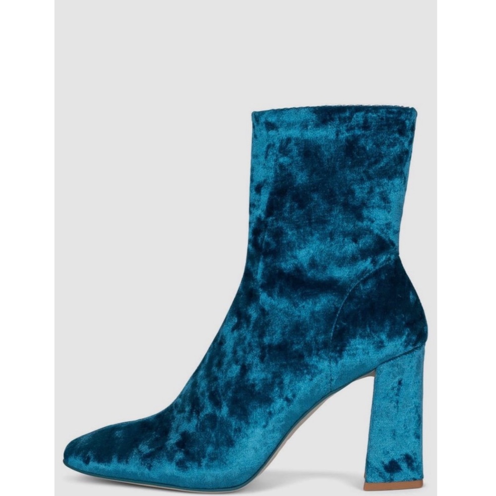 NWT Jeffrey Campbell Larisah Blue Crushed Velvet Booties